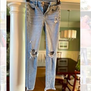 Like new American Eagle jegging. Size 2